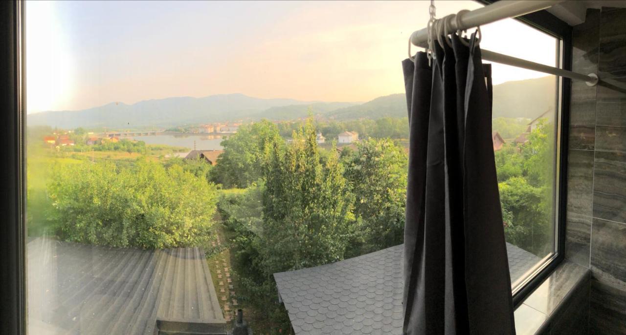Upforest Guesthouse Călimăneşti Exterior foto